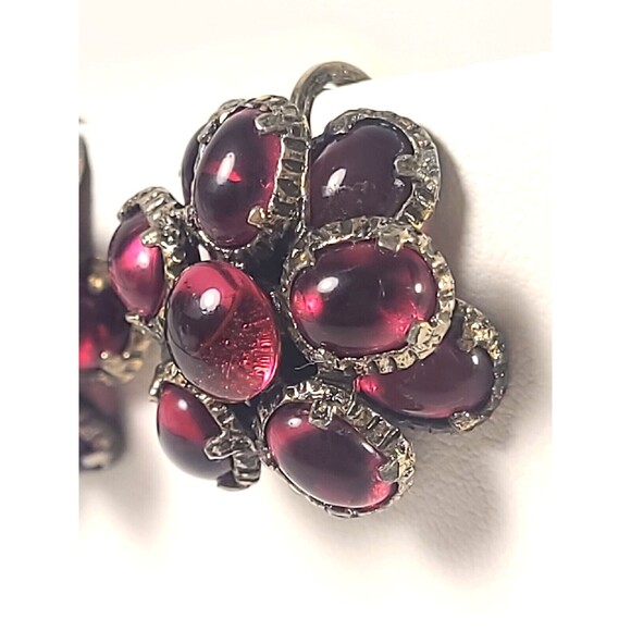 Crown Trifari Alfred Philippe ruby Cluster clip on Earrings Trifanium cabochon - Picture 2 of 8